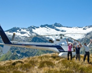 inchiriere-elicopter-de-mers-la-munte-in-excursie-cu-angajatii